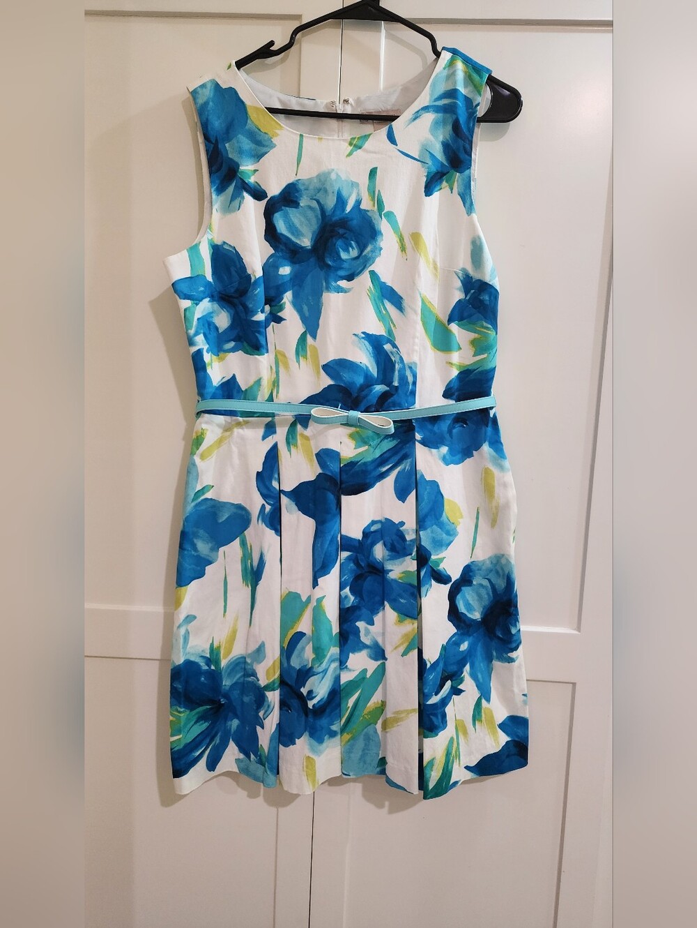 CB casual White Dress with Blue Floral Print
